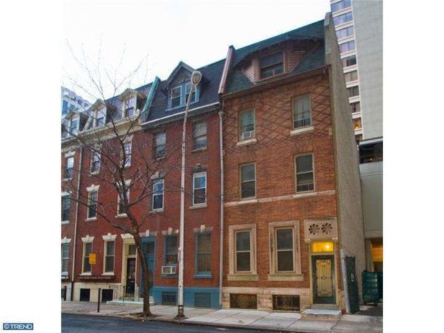 1949 Locust St in Philadelphia, PA - Building Photo