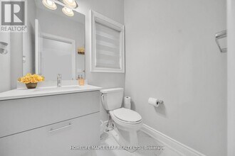 15 Quinton Ridge in Brampton, ON - Building Photo - Building Photo