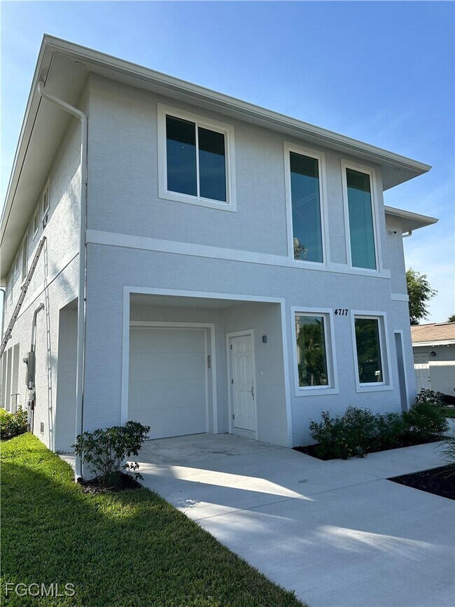 4717 Spring Creek Dr in Bonita Springs, FL - Building Photo - Building Photo