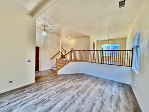 1021 Woodbridge St in Los Banos, CA - Building Photo - Building Photo