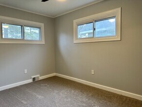102 Georgian Dr in Edinboro, PA - Building Photo - Building Photo
