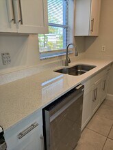 21882 Haines Ave in Port Charlotte, FL - Foto de edificio - Building Photo