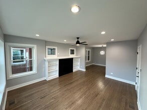 5224 W Roscoe St in Chicago, IL - Building Photo - Building Photo