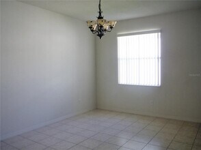 403 Fern Gulley Dr in Seffner, FL - Building Photo - Building Photo