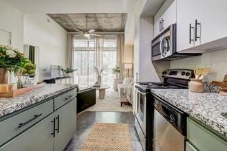 Roosevelt Point in Phoenix, AZ - Building Photo - Building Photo