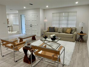 845 Ludlam Dr in Miami Springs, FL - Building Photo - Building Photo