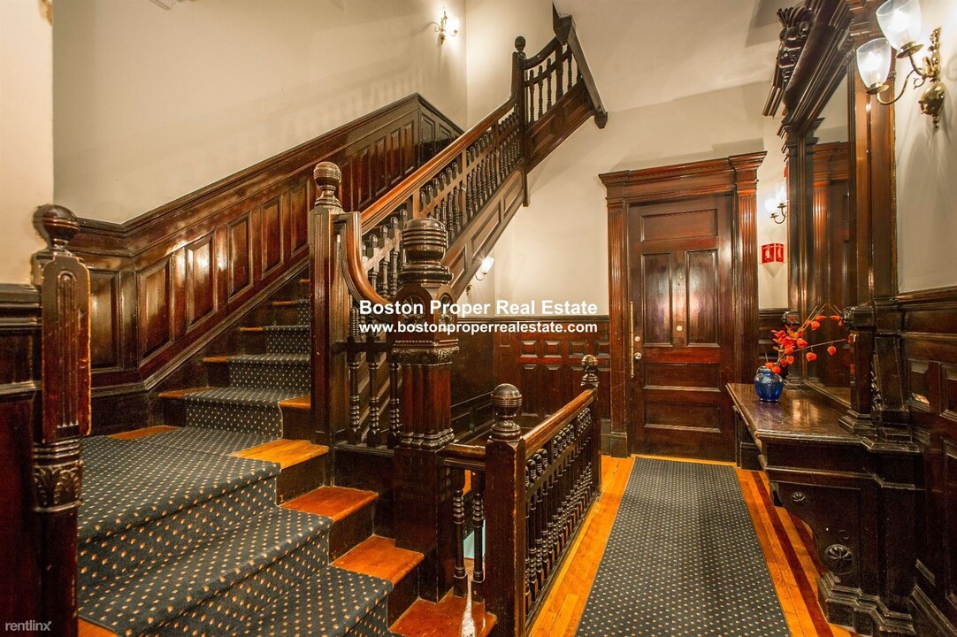 172 Commonwealth Avenue-Unit -Apt 9 in Boston, MA - Building Photo