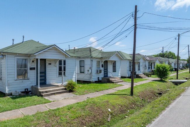 1419 Halpern St in Houston, TX - Building Photo - Building Photo