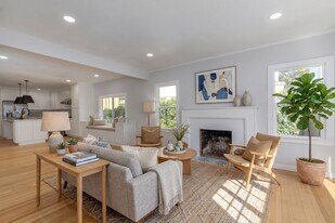 330 Broadmoor Blvd in San Leandro, CA - Building Photo