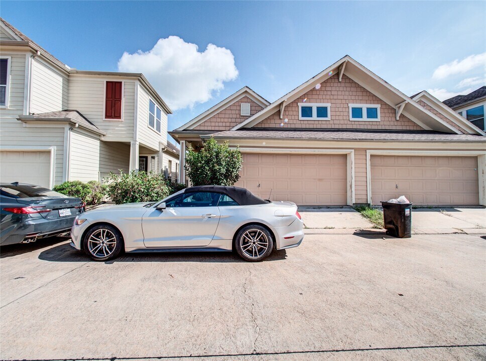 14926 Tuttle Point Dr in Houston, TX - Building Photo