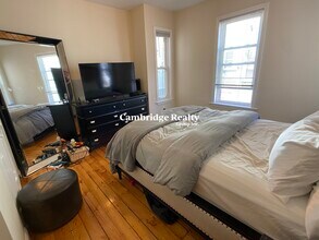 20 Radcliffe Rd, Unit 1 in Somerville, MA - Building Photo - Building Photo