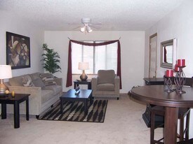 Bristol Pointe Apartment Homes