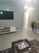 932 Green St in West Palm Beach, FL - Building Photo - Building Photo