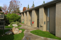 The Courtyard in Bakersfield, CA - Building Photo - Building Photo