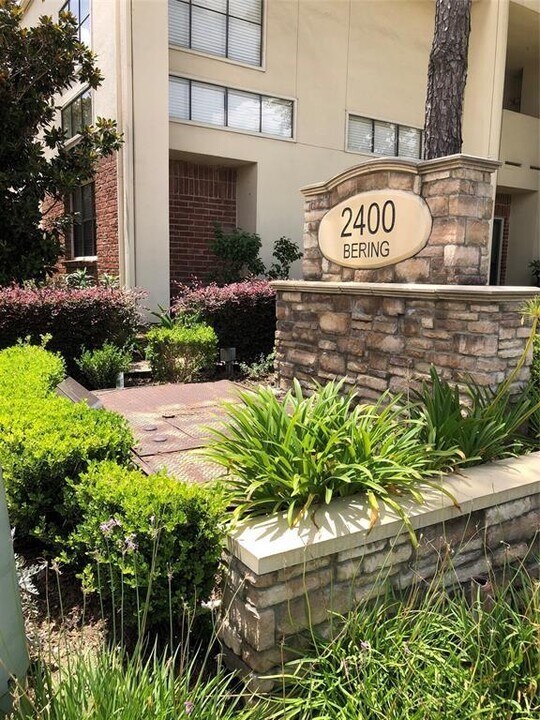 2438 Bering Dr in Houston, TX - Building Photo