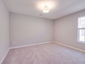 1152 Marlena Ln in Lexington, KY - Building Photo - Building Photo