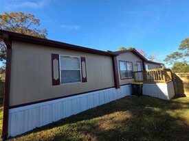 9 Ridgeway Dr in Conroe, TX - Building Photo