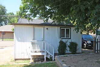 18493 Rosier Ave in Tuolumne, CA - Building Photo - Building Photo