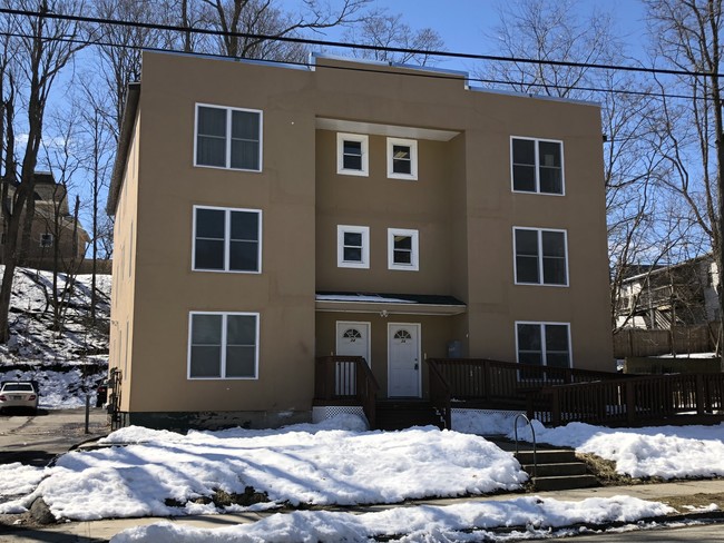 30 McKinley Ave in Norwich, CT - Building Photo - Other