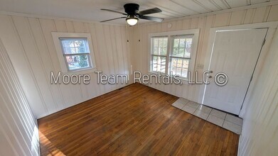 1302 Hebron Rd in Hendersonville, NC - Building Photo - Building Photo