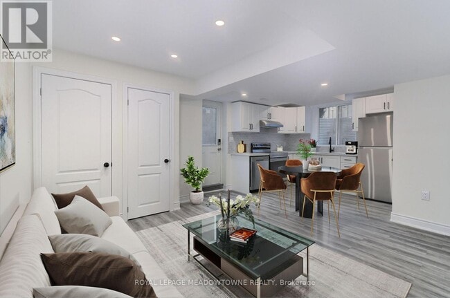 property at 103 Goodwin Cres