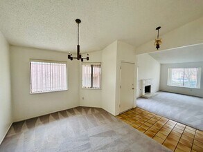 3220 Ave S-2 in Palmdale, CA - Building Photo - Building Photo