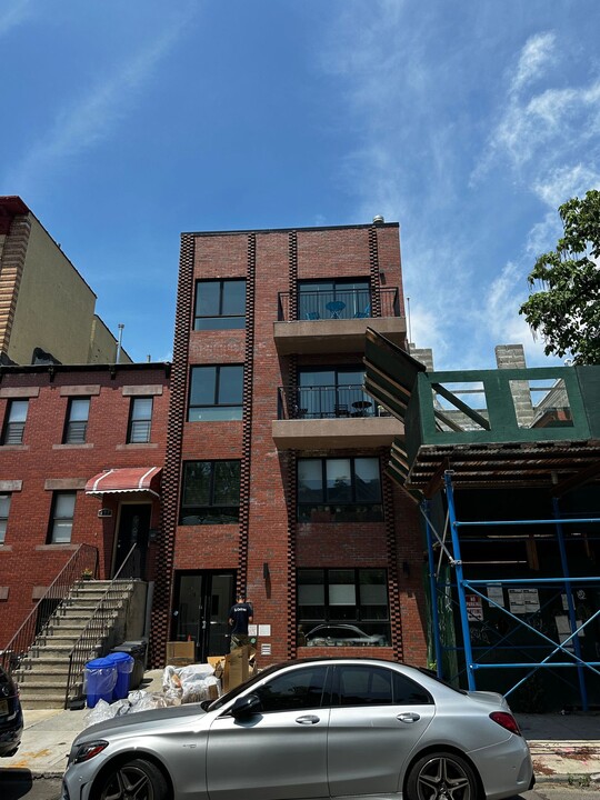 481 Monroe St in Brooklyn, NY - Building Photo