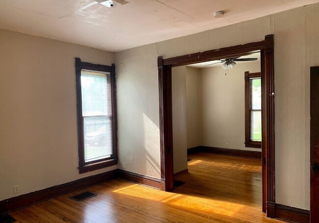 830 Bowery St in Iowa City, IA - Building Photo - Building Photo