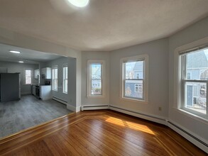 325 Highland Ave in Somerville, MA - Foto de edificio - Building Photo