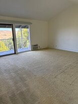 1971 Ascot Dr, Unit E in Moraga, CA - Building Photo