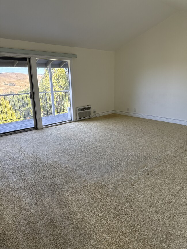 property at 1971 Ascot Dr