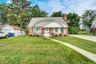 1115 Secor Rd in Toledo, OH - Building Photo