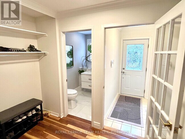 710 Coronation Ave. in Ottawa, ON - Building Photo - Building Photo