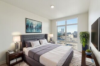 REO Flats in Seattle, WA - Foto de edificio - Building Photo