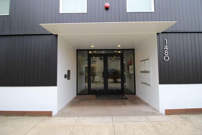 1480 N Jarrett St in Portland, OR - Building Photo - Building Photo