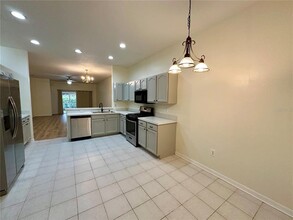 19341 Weymouth Dr in Land O Lakes, FL - Building Photo - Building Photo