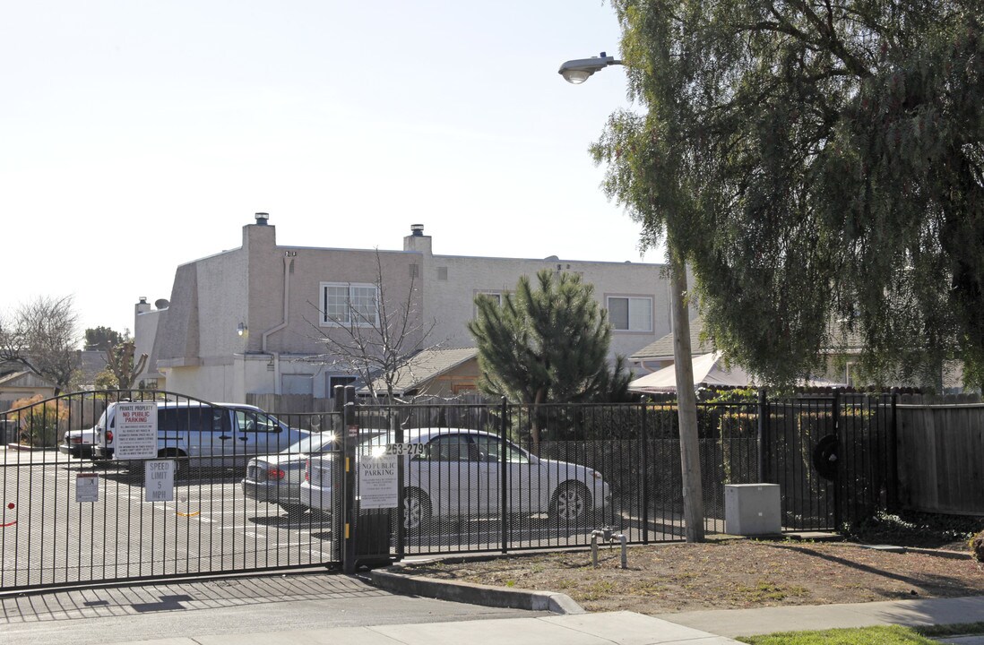 263 Sunset Blvd in Hayward, CA - Building Photo