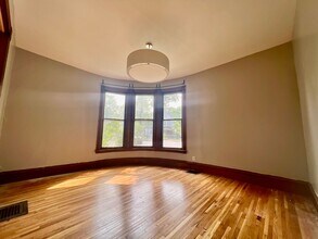 2121 11th Ave S in Minneapolis, MN - Foto de edificio - Building Photo