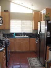 1319 Walgrove Ave, Unit Front in Los Angeles, CA - Building Photo - Building Photo