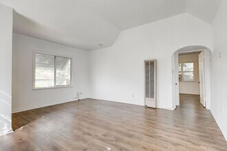 288 S Coronado St in Los Angeles, CA - Foto de edificio - Building Photo