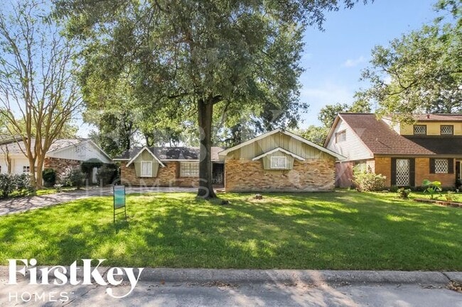 13322 Oak Leaf Ln