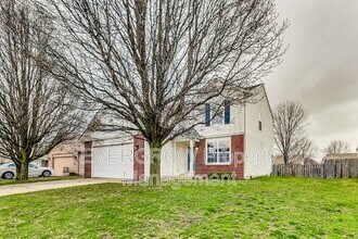 1115 Spend a Buck Ct in Whiteland, IN - Building Photo - Building Photo