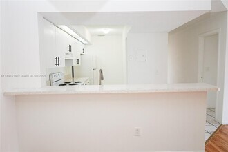 18870 NW 57th Ave in Hialeah, FL - Building Photo - Building Photo