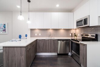 6122 Hudson Ave in West New York, NJ - Building Photo - Building Photo