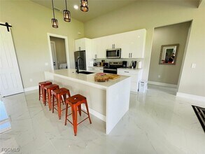 2909 NW 13th St in Cape Coral, FL - Building Photo - Building Photo