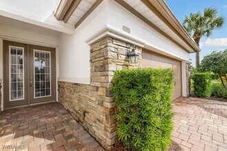 8051 Players Cove Dr in Naples, FL - Building Photo - Building Photo