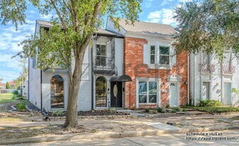 2052 Lakeside Dr in Seabrook, TX - Building Photo