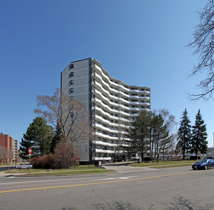 Bellamy Heights in Toronto, ON - Building Photo