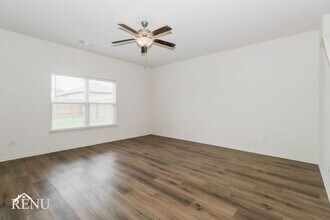 304 Sunnymeade Ln in Jarrell, TX - Building Photo - Building Photo