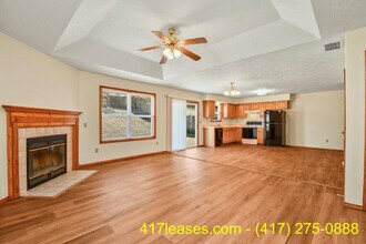 3318 S Valley View Dr in Springfield, MO - Building Photo - Building Photo
